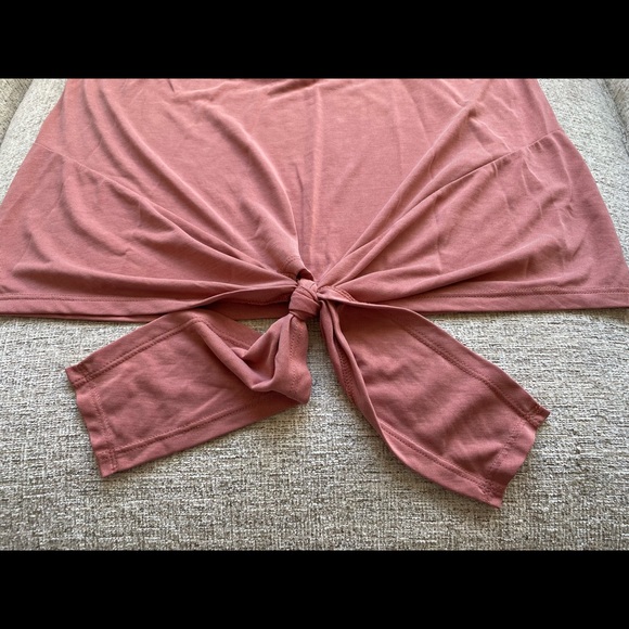 ⭐️Tie Waist Top⭐️ - Picture 9 of 10